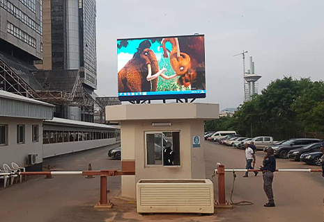 2 unidades de pantalla LED para exteriores Magic4.8 en Abuja, Nigeria